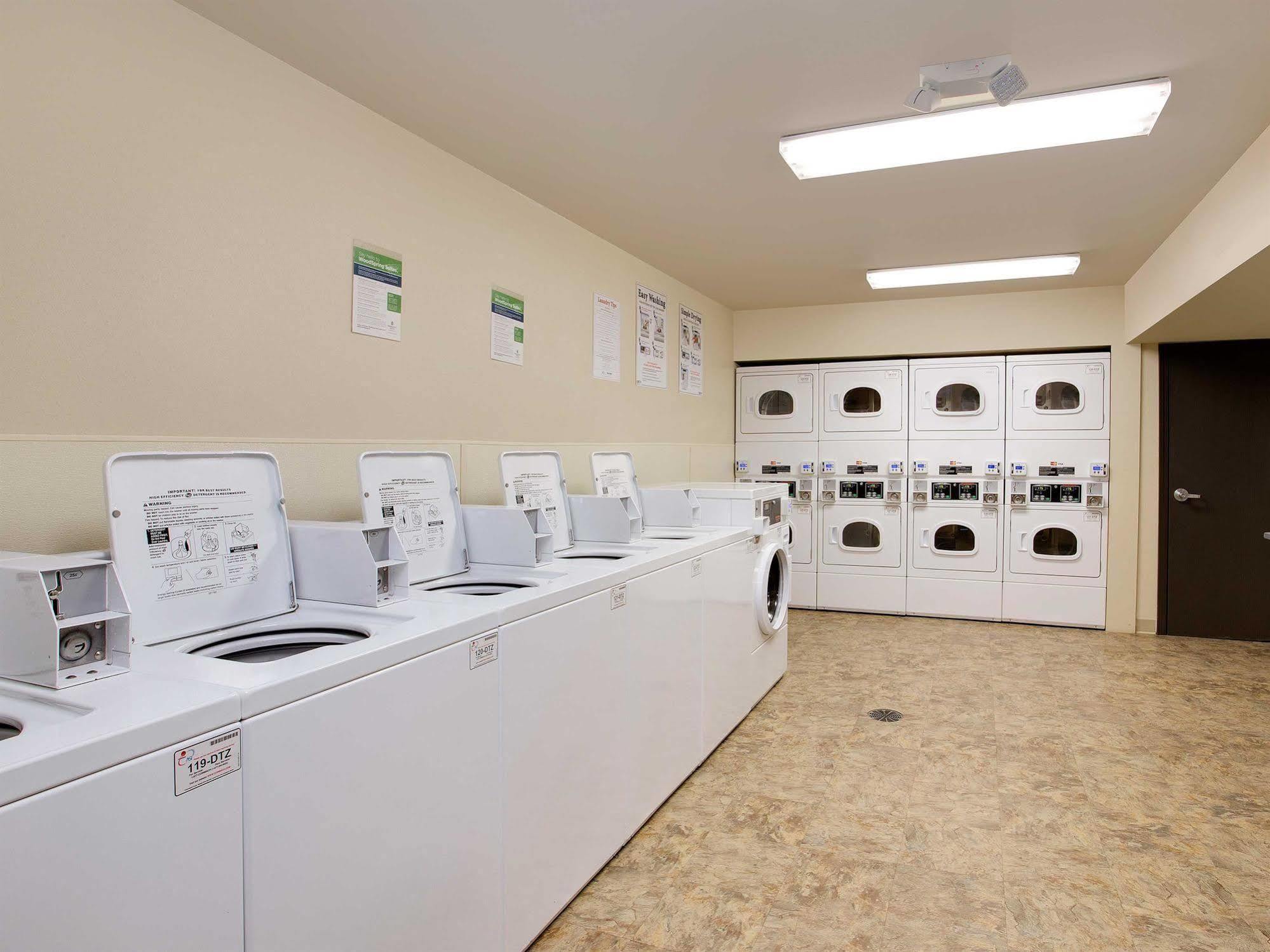 Woodspring Suites Columbus North I-270 Zewnętrze zdjęcie